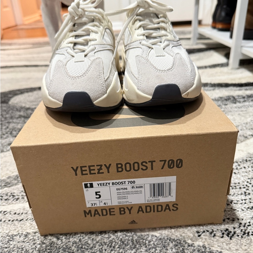 Adidas Yeezy Boost 700 Sneakers